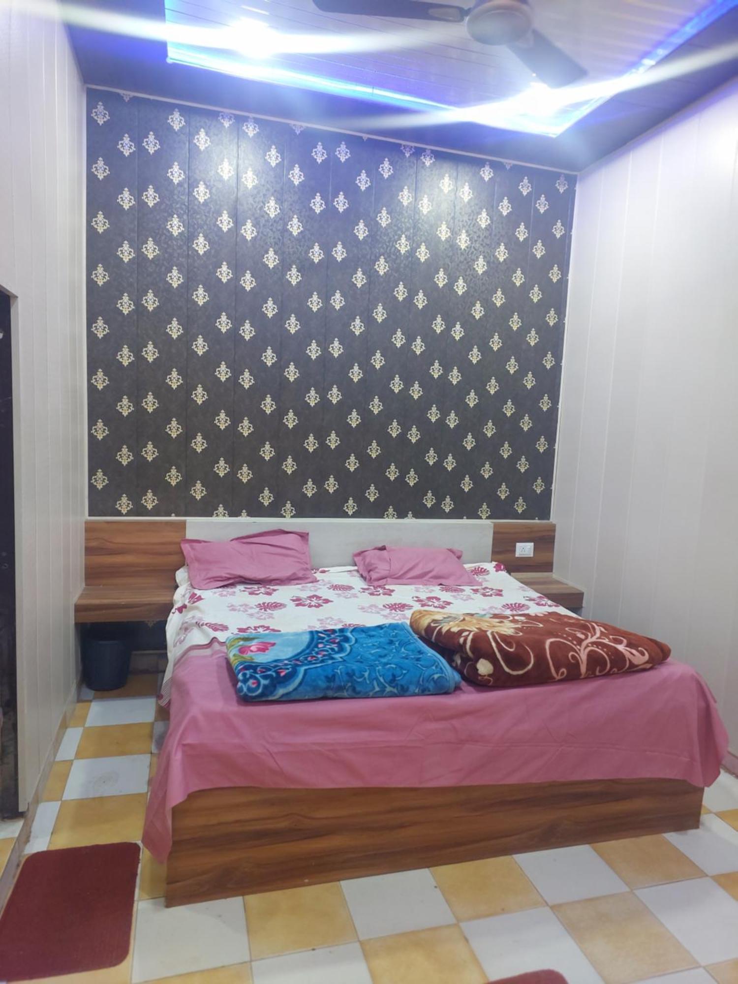 Kanti Devi Seva Sadan Mathura Luaran gambar